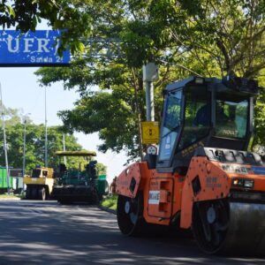 Em parceria com a Petrobras, UFRJ renova pavimentação na Cidade Universitária, utilizando asfalto sustentável