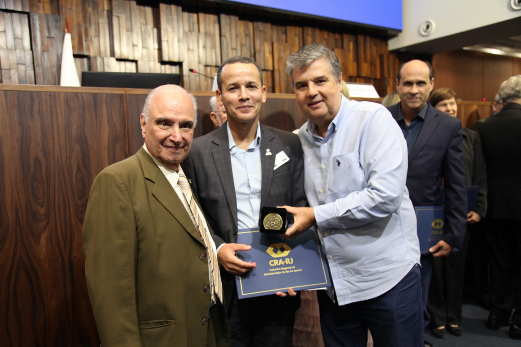 CREA-RJ presente na Solenidade do Jubileu de Diamante pelo Aniversário da Criação da Profissão de Administrador no Brasil na ALERJ