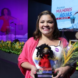 Reconhecimento destaca trajetória de liderança e pioneirismo na Engenharia de Pesca, com o Prêmio Mulheres das Águas